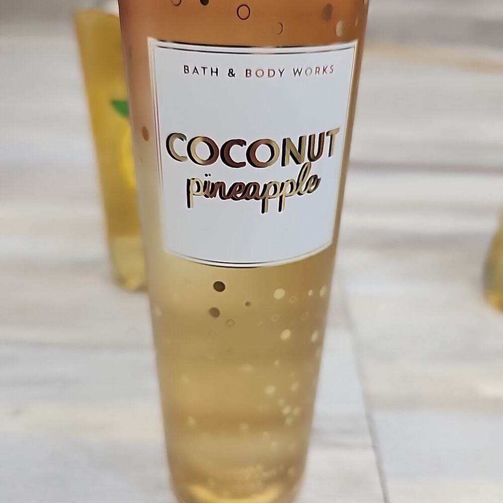 BATH & BODY WORKS COCONUT PINEAPPLE SHOWER GEL X 2, & Fragrance Mist Lot - Picture 5 of 7